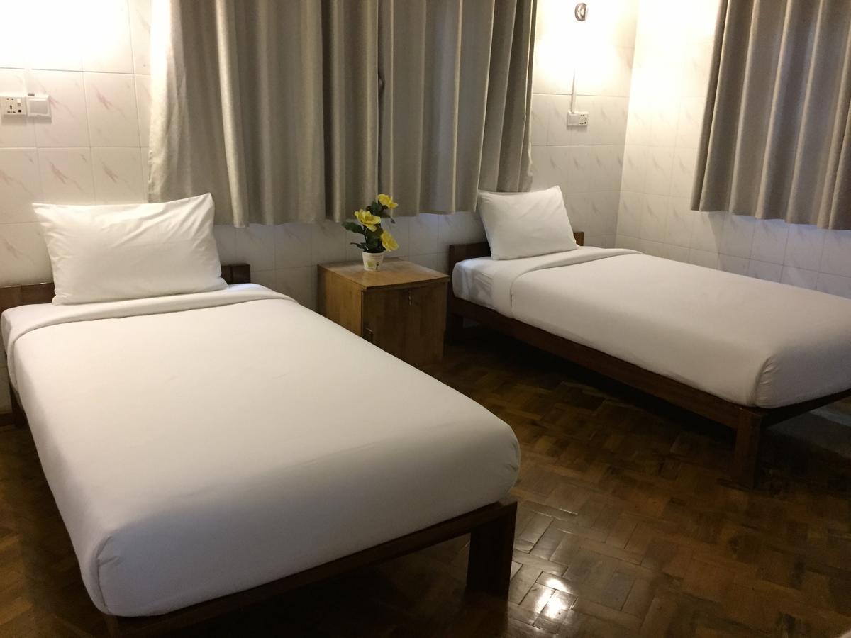 Celia Hostel Mandalay Eksteriør bilde