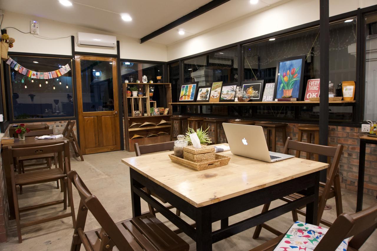 Celia Hostel Mandalay Eksteriør bilde