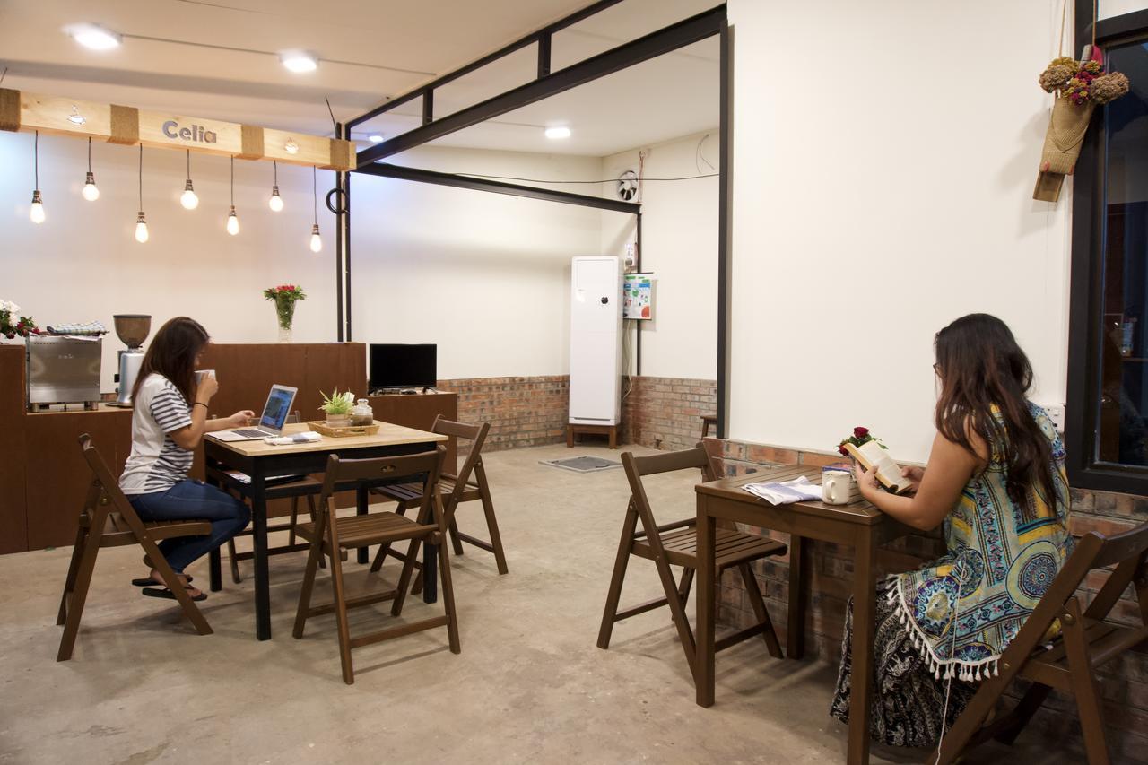 Celia Hostel Mandalay Eksteriør bilde