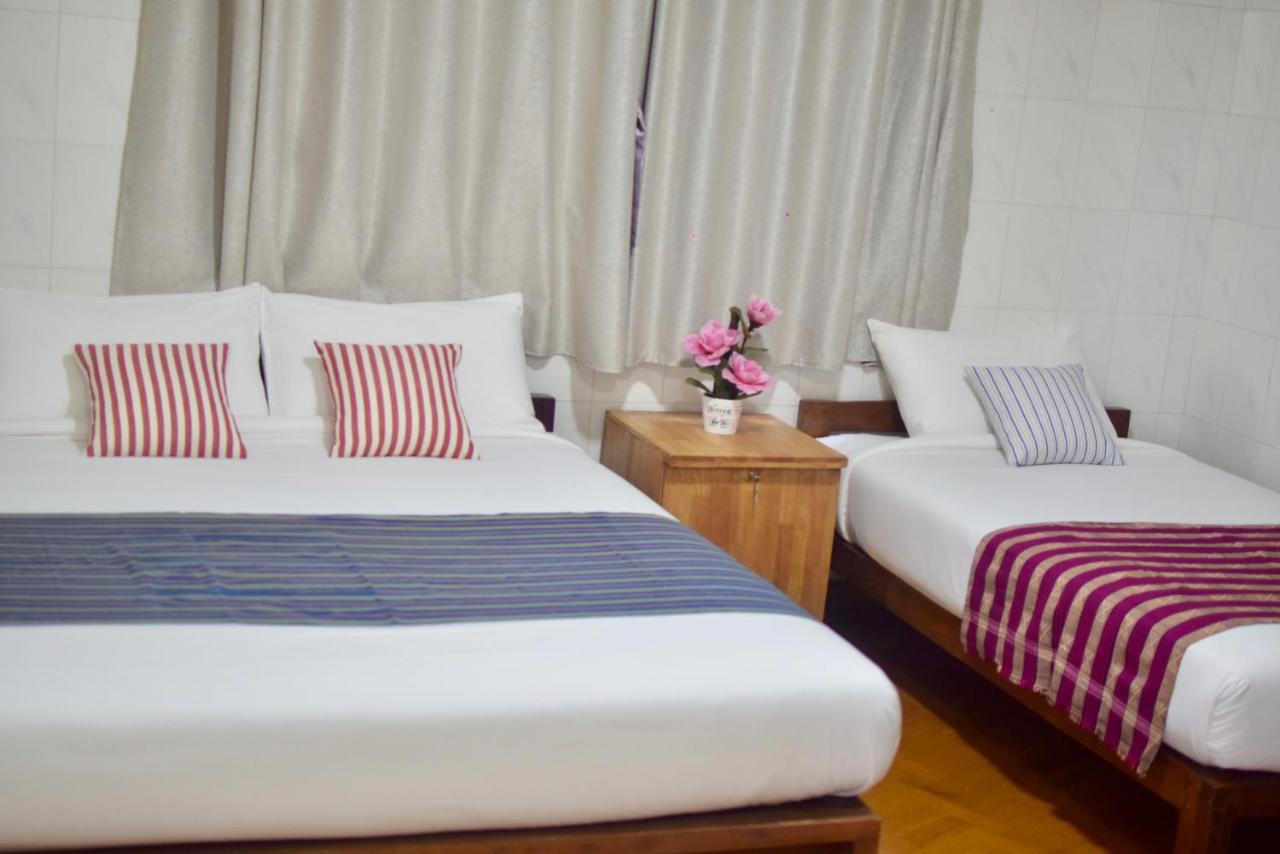 Celia Hostel Mandalay Eksteriør bilde