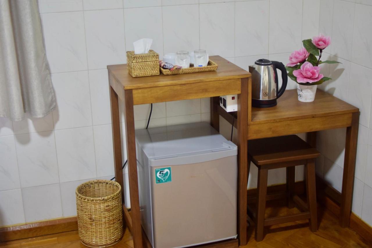 Celia Hostel Mandalay Eksteriør bilde