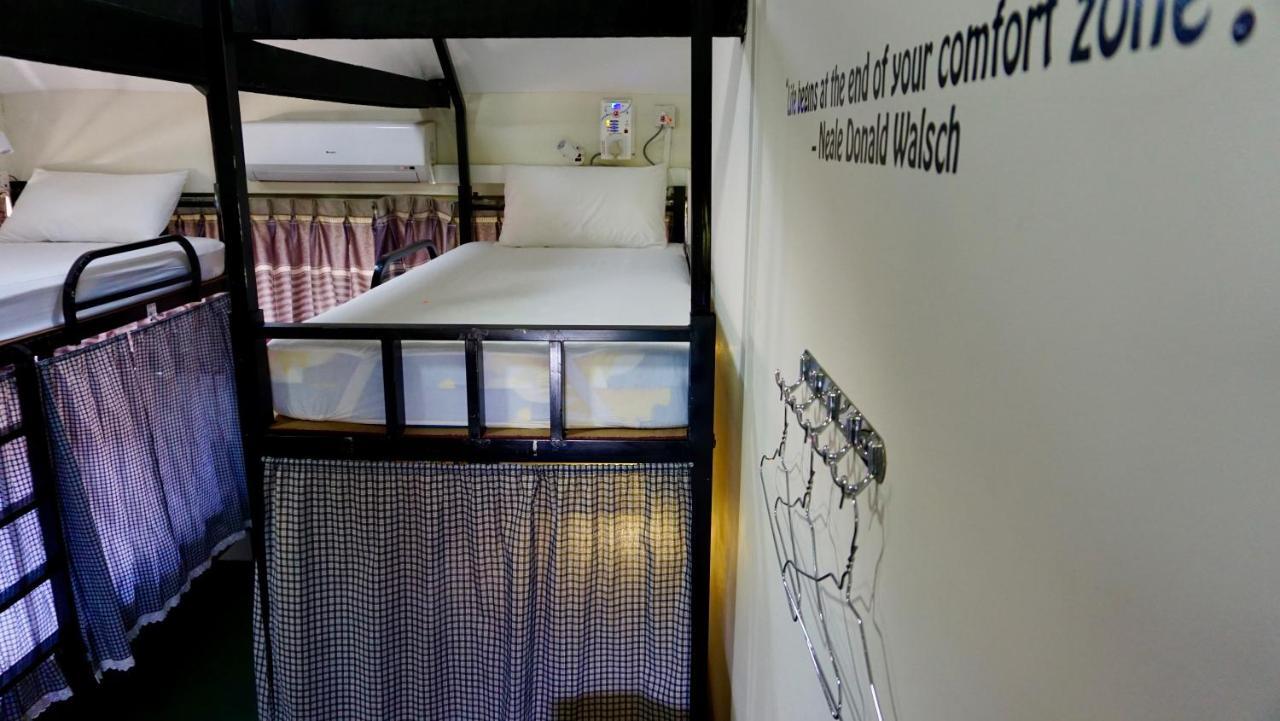 Celia Hostel Mandalay Eksteriør bilde