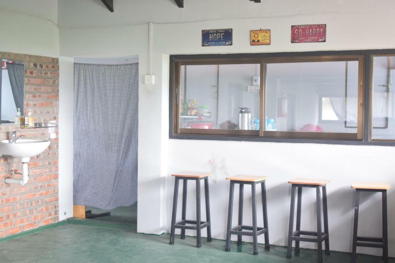 Celia Hostel Mandalay Eksteriør bilde