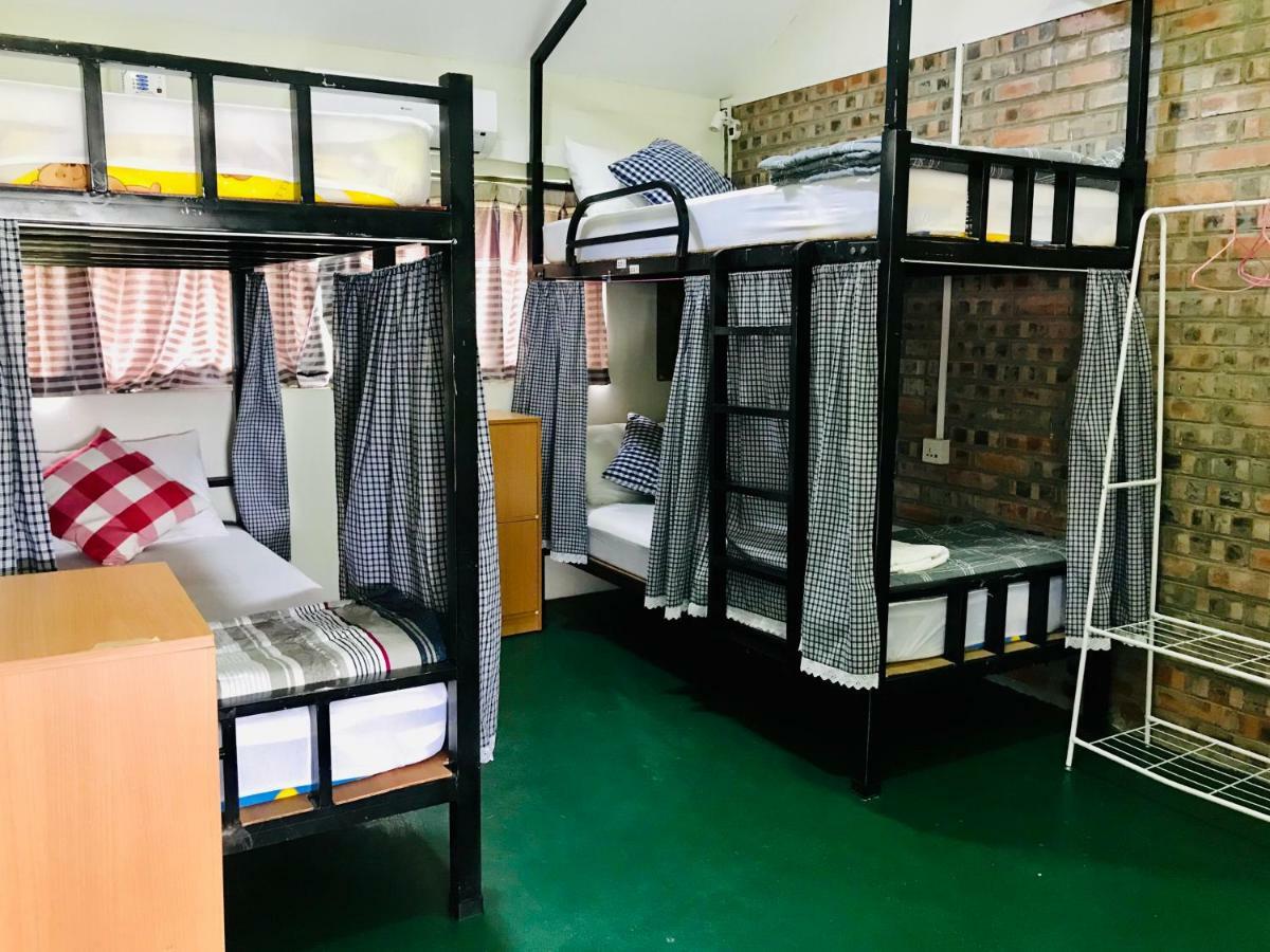 Celia Hostel Mandalay Eksteriør bilde