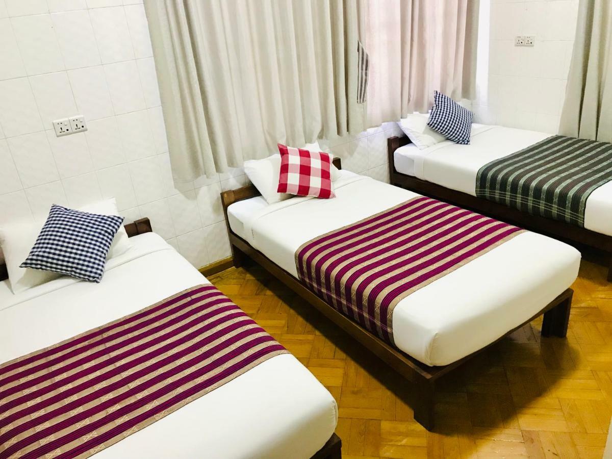 Celia Hostel Mandalay Eksteriør bilde