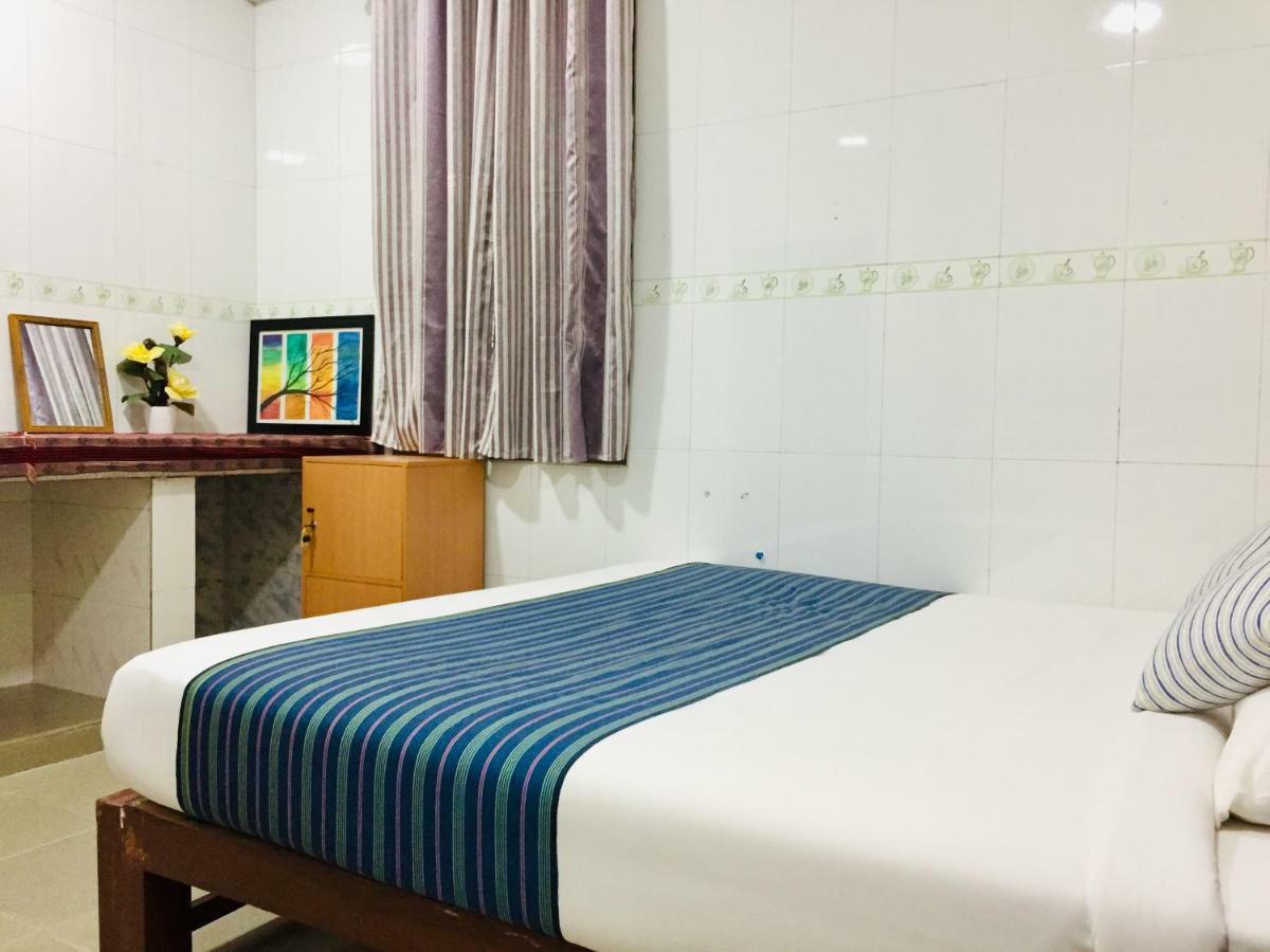 Celia Hostel Mandalay Eksteriør bilde